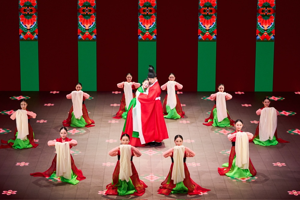 La foto muestra una escena de 'Danshim', una creación del equipo artístico del Teatro Nacional Jeongdong de Corea, que se presentará del 31 de octubre al 4 de noviembre, coincidiendo con la cumbre del Foro de Cooperación Económica Asia-Pacífico (APEC, por sus siglas en inglés), en el Parque Expo de Gyeongju, provincia de Gyeongsangbuk-do. | Teatro Nacional Jeongdong de Corea 