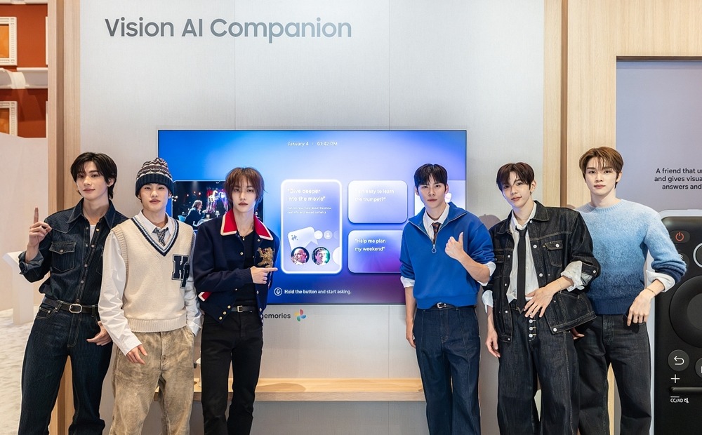 El grupo de K-pop RIIZE presenta la plataforma de inteligencia artificial Vision AI Companion de Samsung TV en el pabell&oacute;n de Samsung Electronics durante el CES, la mayor feria mundial de electr&oacute;nica de consumo y tecnolog&iacute;as de la informaci&oacute;n y las comunicaciones, el 4 de enero, (hora local) en Las Vegas. | Samsung Electronics