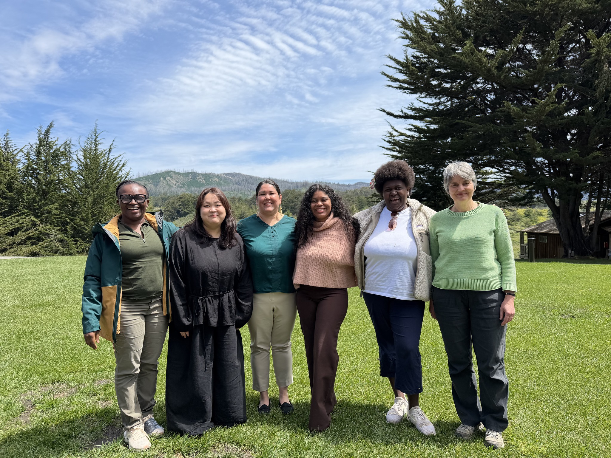 La foto muestra a las activistas climáticas que fueron galardonadas con el prestigioso Premio Ambiental Goldman. De izquierda a derecha: Iroro Tanshi de Nigeria, Kim Borim de Corea, Alannah Acaq Hurley de EE. UU., Yuvelis Morales Blanco de Colombia, Theonila Roka Matbob de Papúa Nueva Guinea y Sarah Finch del Reino Unido. | Cuenta oficial de la Fundacion Ambiental Goldman en Facebook
