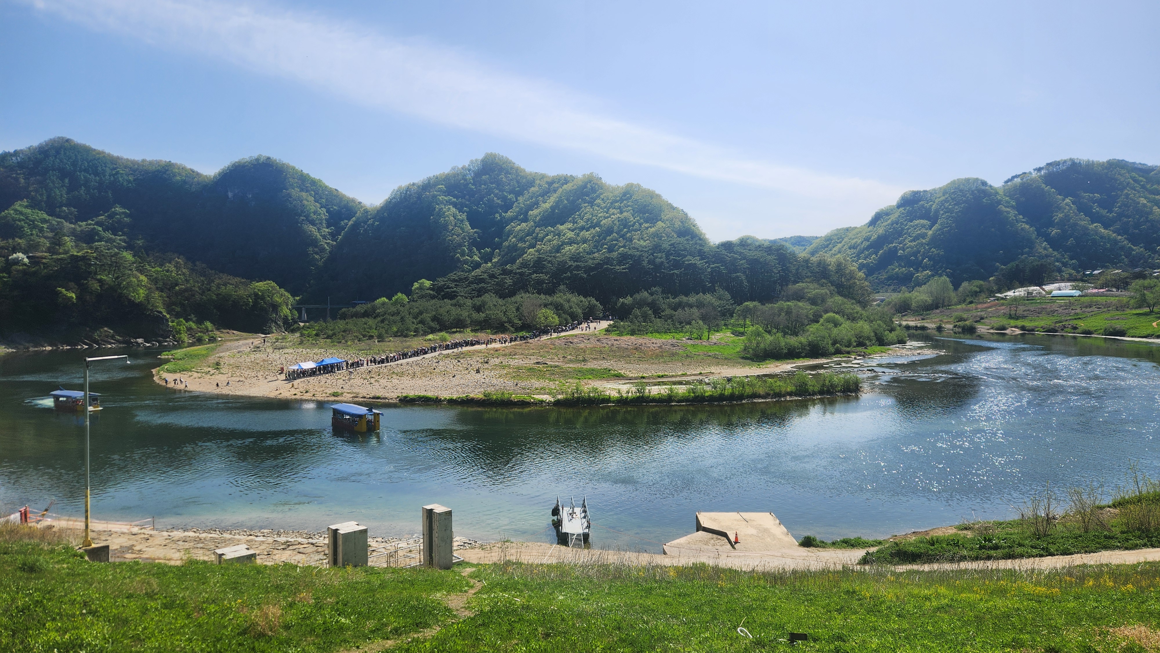 La foto muestra el meandro de Cheongnyeongpo, en el condado de Yeongwol-gun, provincia de Gangwon-do, es el lugar donde el rey Danjong pas&oacute; sus &uacute;ltimos d&iacute;as en el exilio.