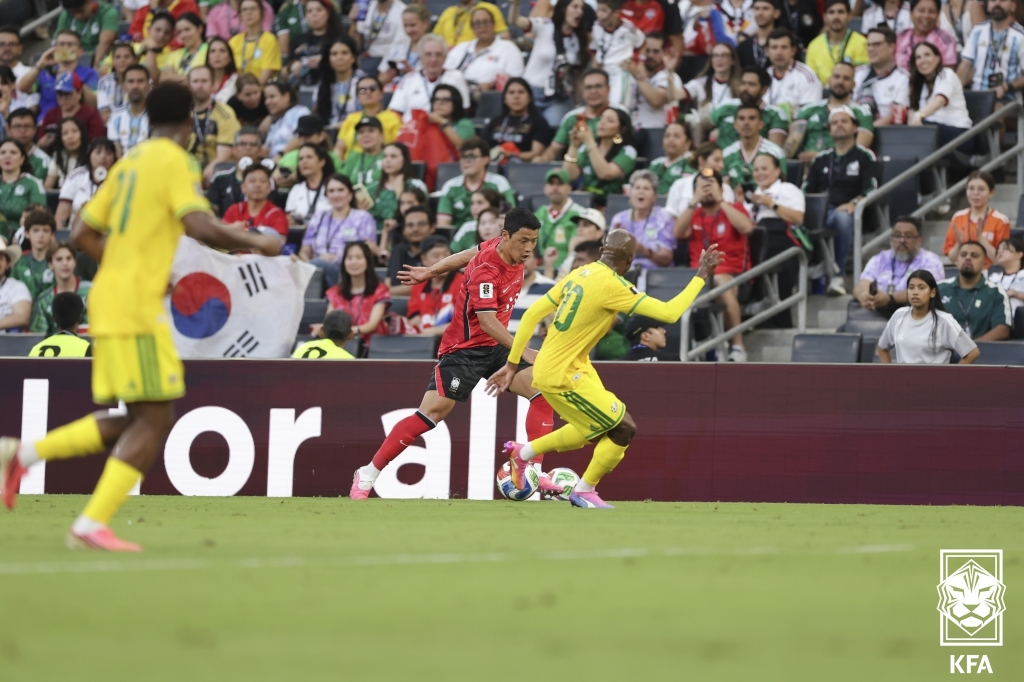 Hwang Hee-chan intenta una internada en el &uacute;ltimo partido de la fase de grupos contra Sud&aacute;frica, de la Copa Mundial de la FIFA 2026, disputado el 24 de junio (hora local) en el Estadio Monterrey de Guadalupe, M&eacute;xico. | Asociaci&oacute;n de F&uacute;tbol de Corea