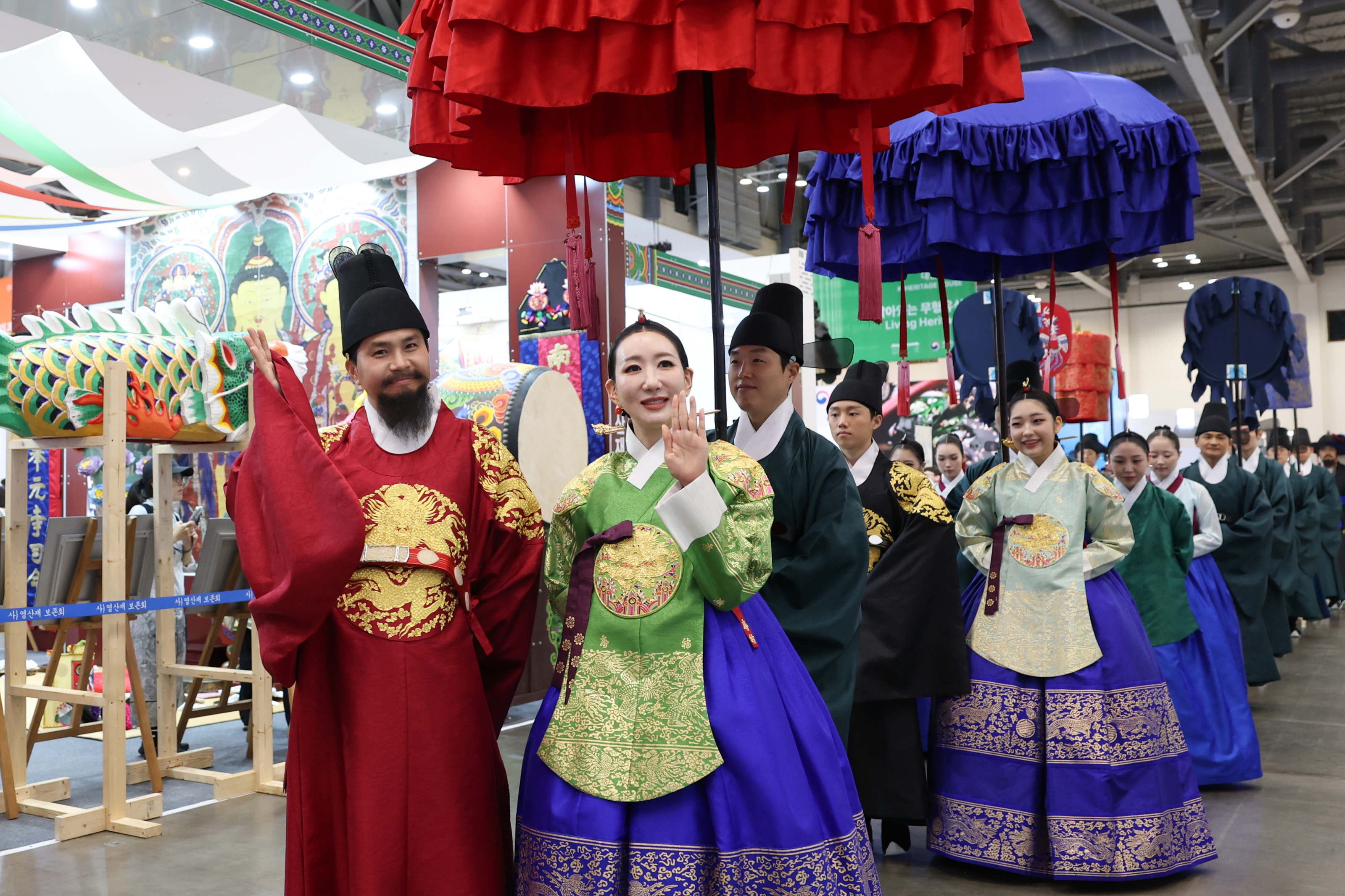 El 23 de julio se lleva a cabo 'El paseo de la familia real', la recreaci&oacute;n de la procesi&oacute;n real de la dinast&iacute;a Joseon, en el 'Pabell&oacute;n de la Rep&uacute;blica de Corea', ubicado en la Sala de Exposiciones 1 del Centro de Exposiciones y Convenciones de Busan (BEXCO, por sus siglas en ingl&eacute;s).