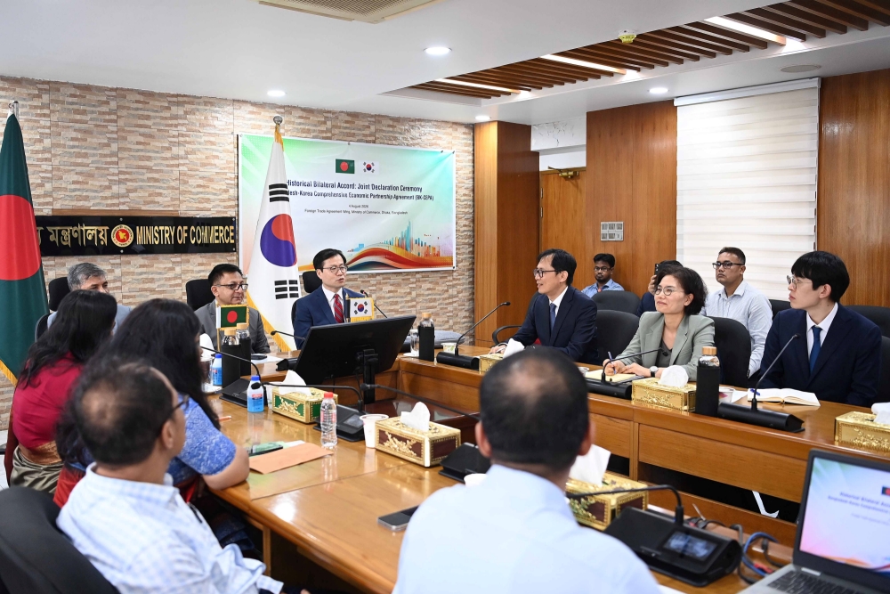 La foto muestra la ceremonia de declaración del acuerdo de principio para la firma de un Acuerdo de Asociación Económica Integral (CEPA, por sus siglas en inglés) entre Corea y Bangladesh, celebrada el 4 de agosto (hora local), en Daca, Bangladesh. | Ministerio de Comercio, Industria y Recursos de Corea