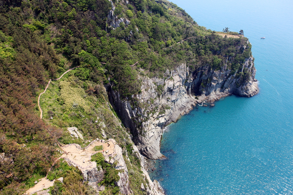 Sendero costero Bireong-gil en la isla de Geumodo, Yeosu. | Ayuntamiento de Yeosu