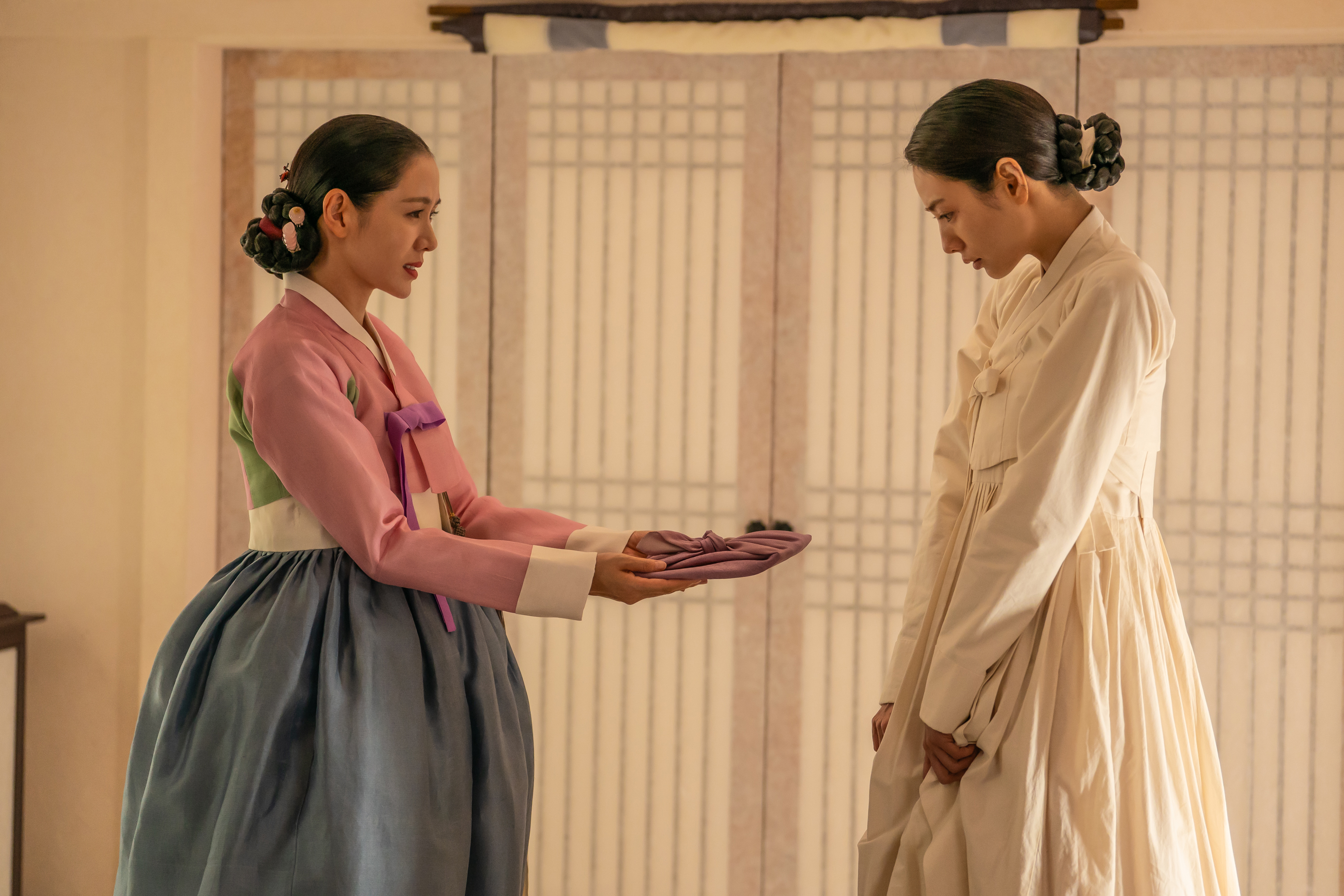 La foto muestra una escena de la serie original de Netflix 'El esc&aacute;ndalo' | Netflix 