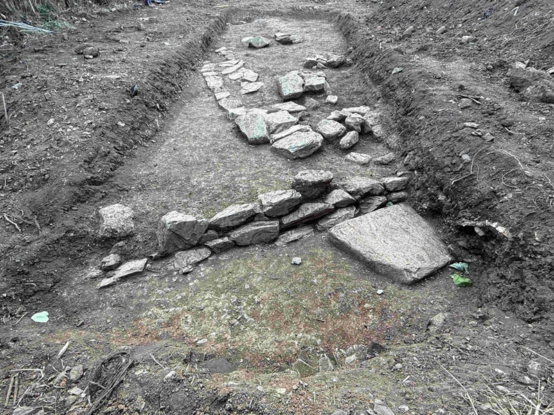 Restos de edificaciones descubiertos en el yacimiento de Goryeo de la isla de Seonyudo, en la ciudad de Gunsan, provincia de Jeollabuk-do.