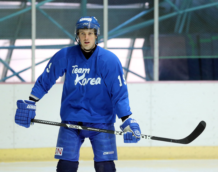 Brock Radunske, a naturalized Korean, is a member of the national team. (Photo: Yonhap News) 