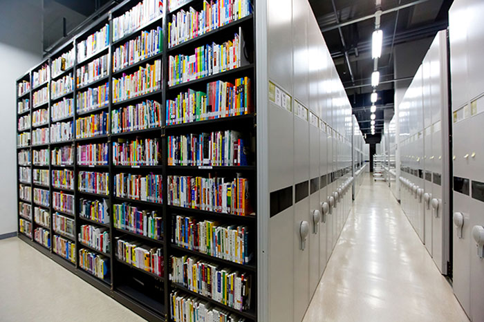 국립중앙도서관의 보존서고. 국립중앙도서관은 디지털화 추세에 맞춰 천만장서 중 250만 책의 디지털 자료 변환을 목표로 하고 있다. 