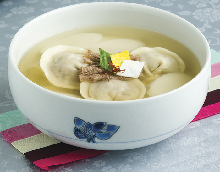 Recetas de la cocina coreana: manduguk (sopa de bolitas de masa hervidas) :   : The official website of the Republic of Korea