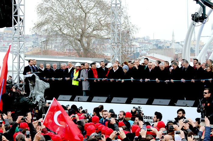 A ceremony was held to mark the opening of the Eurasia Tunnel on Dec. 20 in Istanbul. The ceremony was attended by Turkish President Recep Tayyip Erdogan, both Korean and Turkish government officials, and both Korean and Turkish construction representatives.