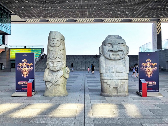 Monolitos de San Agustín, Colombia, en el Museo Nacional de Corea.