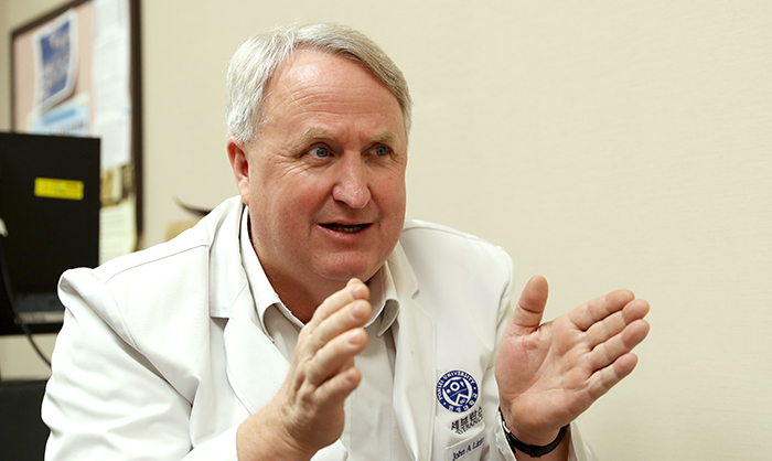 인 소장은 5일 “북한의 입장에서 바라보는 것도 필요하다”며 “남북이 마주앉아 한가지씩 풀어나가면 ‘2018 남북정상회담’ 전망이 아주 밝을 것”이라며 기대감을 드러냈다.