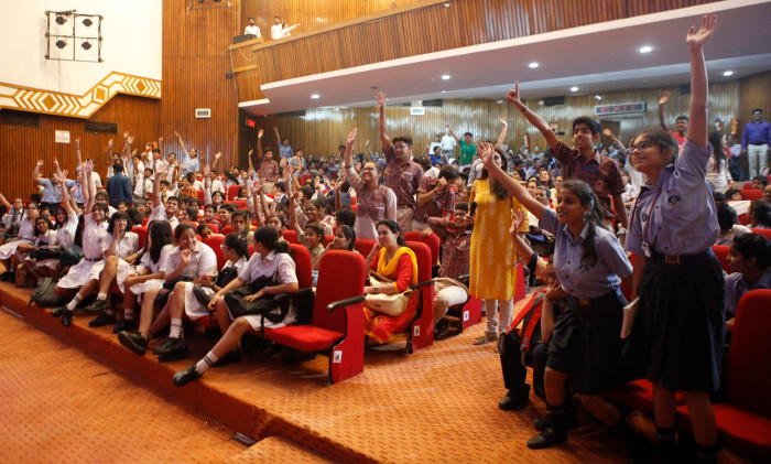 Con el fin de alentar a los jóvenes a establecer sus visiones para las relaciones entre Corea y la India, el Centro Cultural en India organizó el 6º Concurso de Ensayos de Amistad Corea-India (de febrero a agosto) y el 3º Concurso de Quiz sobre la amistad Corea-India. (enero a mayo). En particular, muchos estudiantes que asistieron al concurso de ensayos expresaron su deseo de contribuir a la promoción de la cooperación bilateral al convertirse en un puente entre India y Corea en el futuro. | Centro Cultural Coreano en India