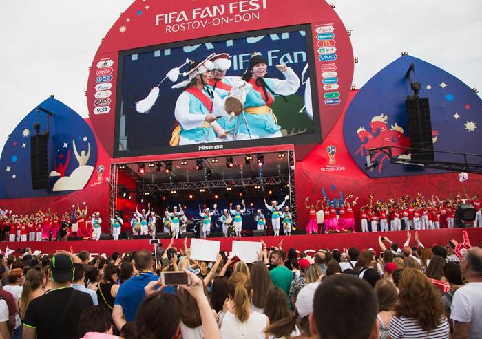 Cuando Corea ingresó a la Copa Mundial en Rusia, el Centro Cultural Coreano en Rusia realizó un festival de cine de fútbol de Corea y asambleas animadoras del 17 al 18 de junio en Nizhny Novgorod y en Rostov Nadonu del 22 al 23. Además de proyectar películas coreanas, organizó varios eventos como reuniones energizantes, proyección de videos promocionales turísticos de Corea y flash mob, entre otros. | Centro Cultural Coreano en Rusia