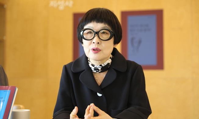 La poeta coreana Kim Hyesoon es nombrada miembro honoraria de la AMACAD de EE. UU.