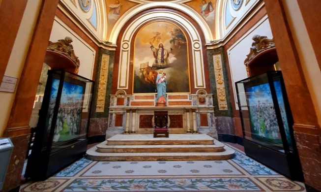 Se colocan pinturas de los mártires y beatos coreanos en la Catedral Metropolitana de Buenos Aires