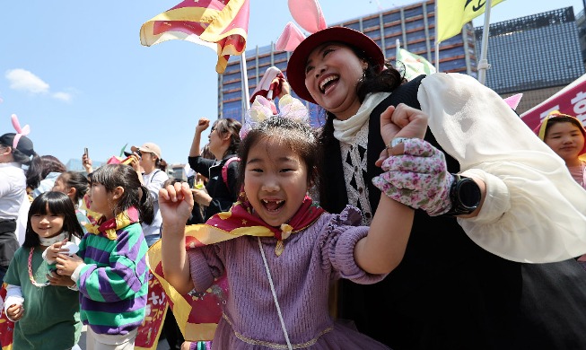 Celebrando el Día del Niño de antemano