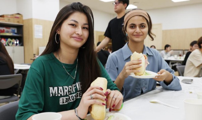 Un centro en Seúl acompaña a jóvenes inmigrantes hacia la integración y el futuro