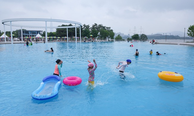 Reabren las piscinas de los parques del río Hangang