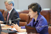 La presidenta Park Geun-hye afirma que Corea del Norte debe emprender acciones en favor de las relaciones intercoreanas.