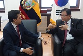 Corea y Ecuador refuerzan cooperación en materia de gobierno electrónico