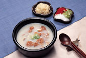 Recetas de la cocina coreana: sopa de huesos de res  <i>Seolleongtang</i>