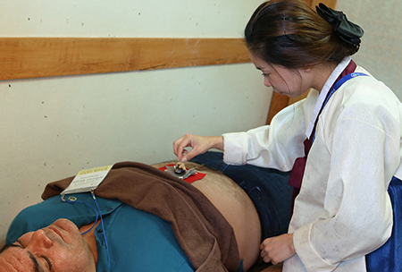 El seguro médico nacional incluirá la medicina tradicional