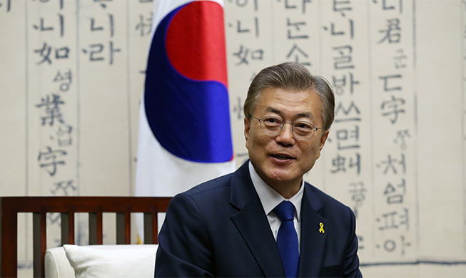 Los presidentes de Corea y Estados Unidos acuerdan impulsar una cumbre bilateral