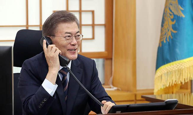 El presidente Moon mantiene una conversación telefónica con el presidente de Turquía