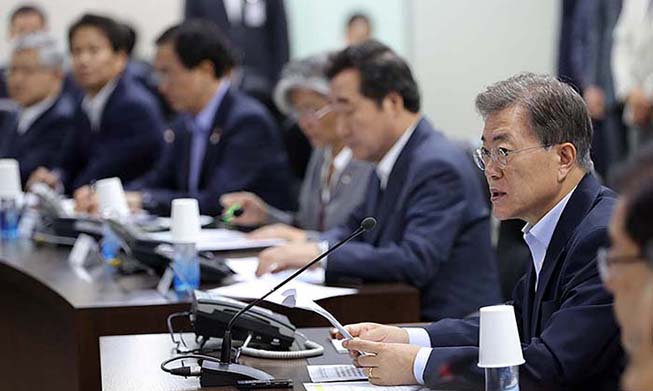 Moon: Contestaremos severamente a las amenazas de Kim Jong-un con la cooperación de la comunidad internacional 