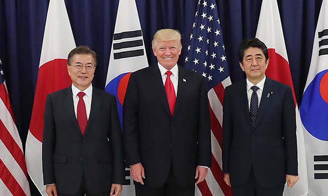 Los líderes de Corea del Sur, Estados Unidos y Japón publican un comunicado conjunto ante Corea del Norte