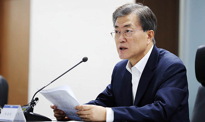 Moon: “Plantar medidas fuertes y prácticas para que el Gobierno de Corea del Norte se dé cuenta de esta situación”