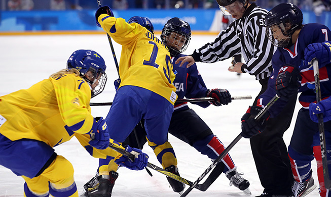 El equipo de hockey intercoreano cae ante Suecia por 8 a 0