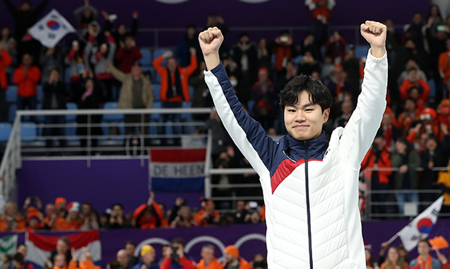 Corea gana la primera medalla en patinaje de velocidad de 1.500m masculino