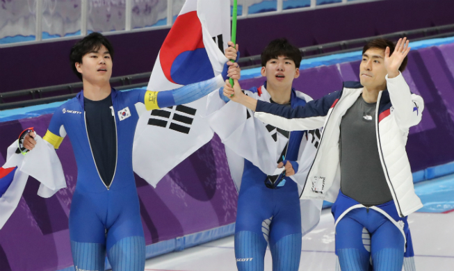 Corea obtiene la medalla de plata en la prueba masculina de persecución por equipos de patinaje de velocidad