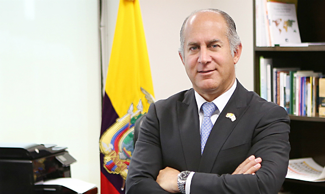 El embajador de la República del Ecuador en Corea, Oscar Gustavo Herrera Gilbert, manda un mensaje olímpico