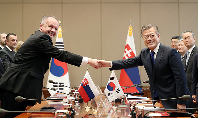 Corea del Sur y Eslovaquia fortalecerán la cooperación económica