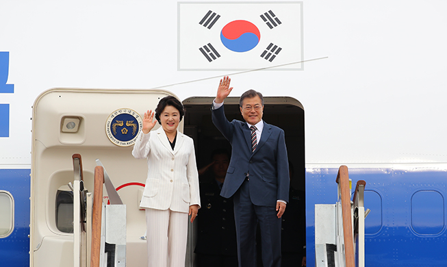 Presidente Moon Jae-in parte hacia Washington para la cumbre Corea del Sur-EE.UU.