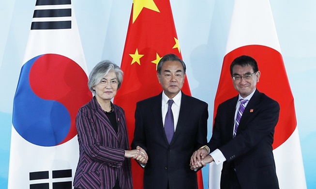 Corea, China y Japón coinciden en la necesidad de fortalecer la cooperación trilateral