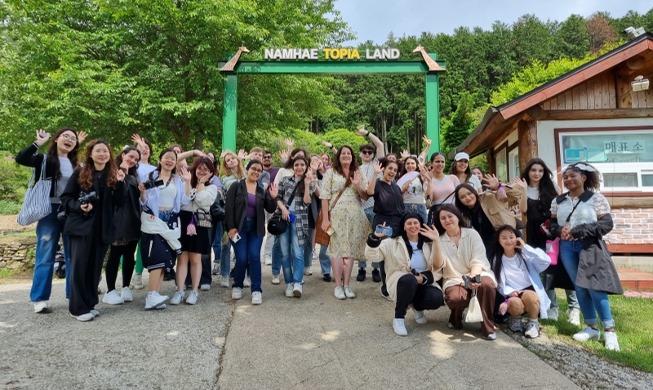 Conozca el encanto del Festival de Anchoas en el condado Namhae en la costa sur de Corea