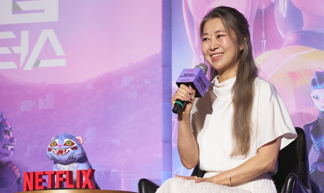 La directora de 'Las guerreras K-pop' atribuye el éxito del filme a su historia unive...