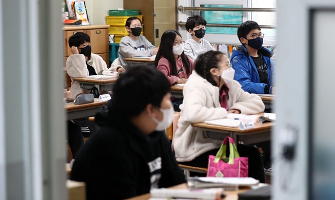 Se reanundan completamente las clases presenciales en las escuelas