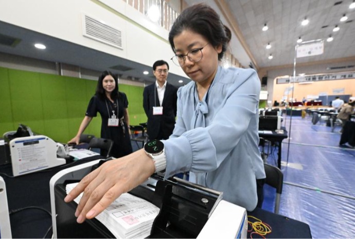 Última revisión de máquinas antes de la jornada electoral