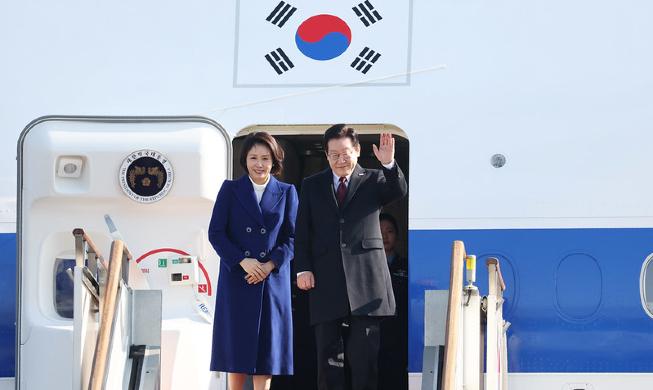 Visita presidencial a India y Vietnam