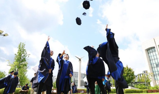 Corea lidera la tasa de finalización de educación superior en la OCDE