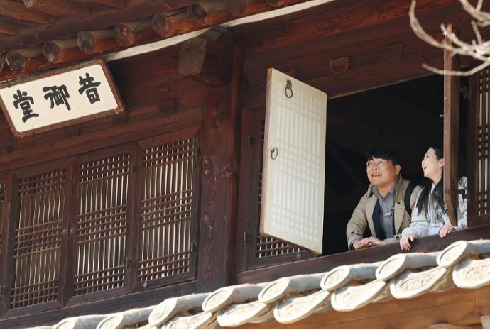 Primavera en el palacio Deoksugung