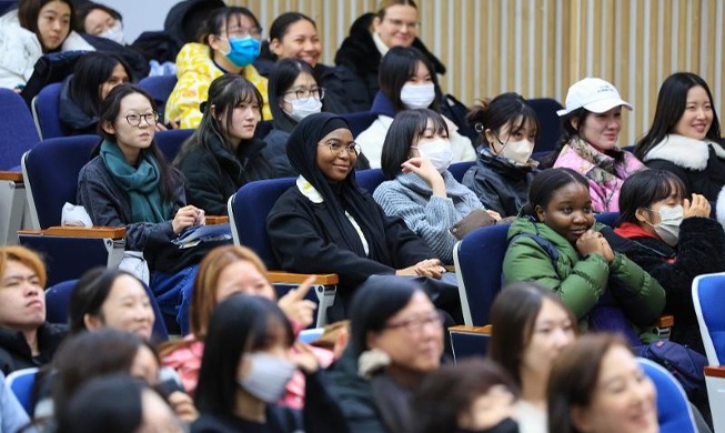 El número de estudiantes extranjeros en Corea alcanza su máximo en 25 años