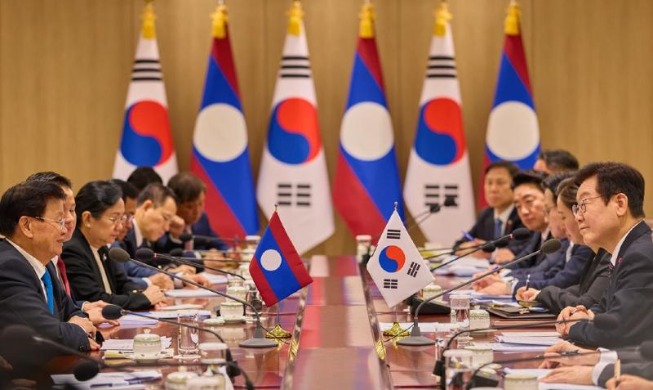 Corea y Laos elevan sus relaciones a una asociación integral