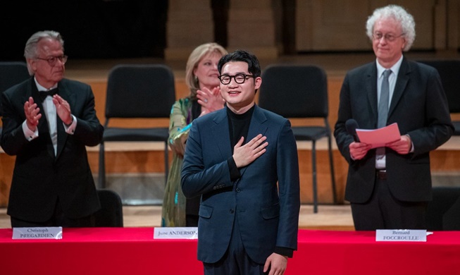 El barítono Kim Tae-han es el primer cantante masculino asiático en ganar el Concurso Reina Isabel