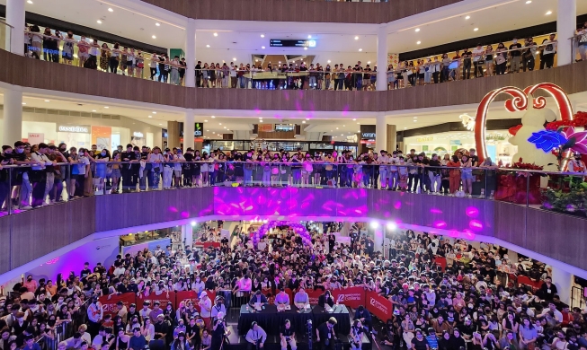 Un evento de K-pop en Manila reúne a 5.000 entusiastas fanáticos de todo el país